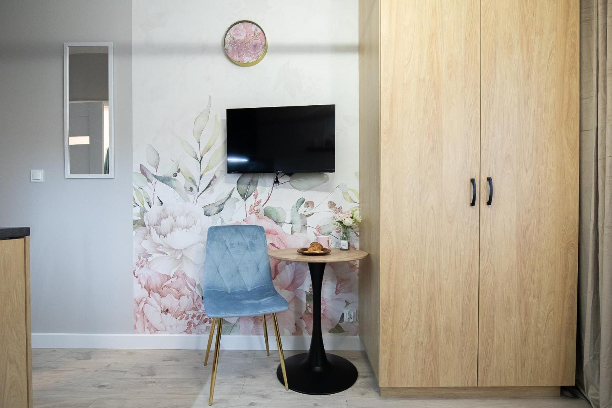Ministudios Ursus Warsaw Luaran gambar